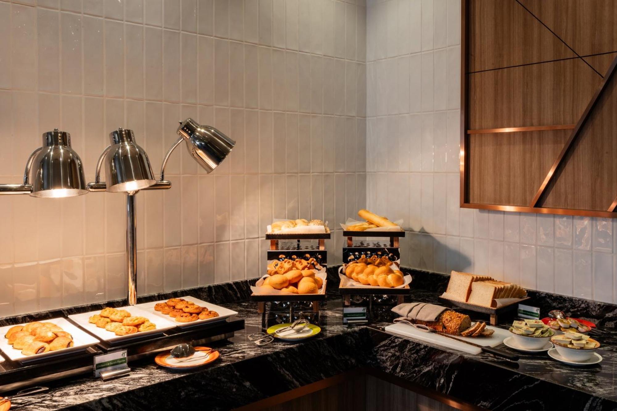 Holiday Inn Sepang - Airport Екстер'єр фото